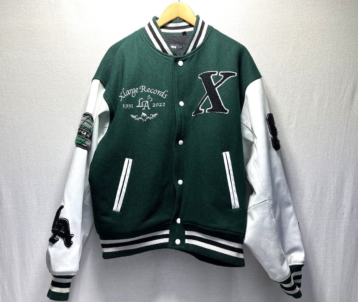 ▽XLARGE エクストララージ Lサイズ バーシティジャケット スタジャン グリーン/ブラック 中古▽012996拍卖