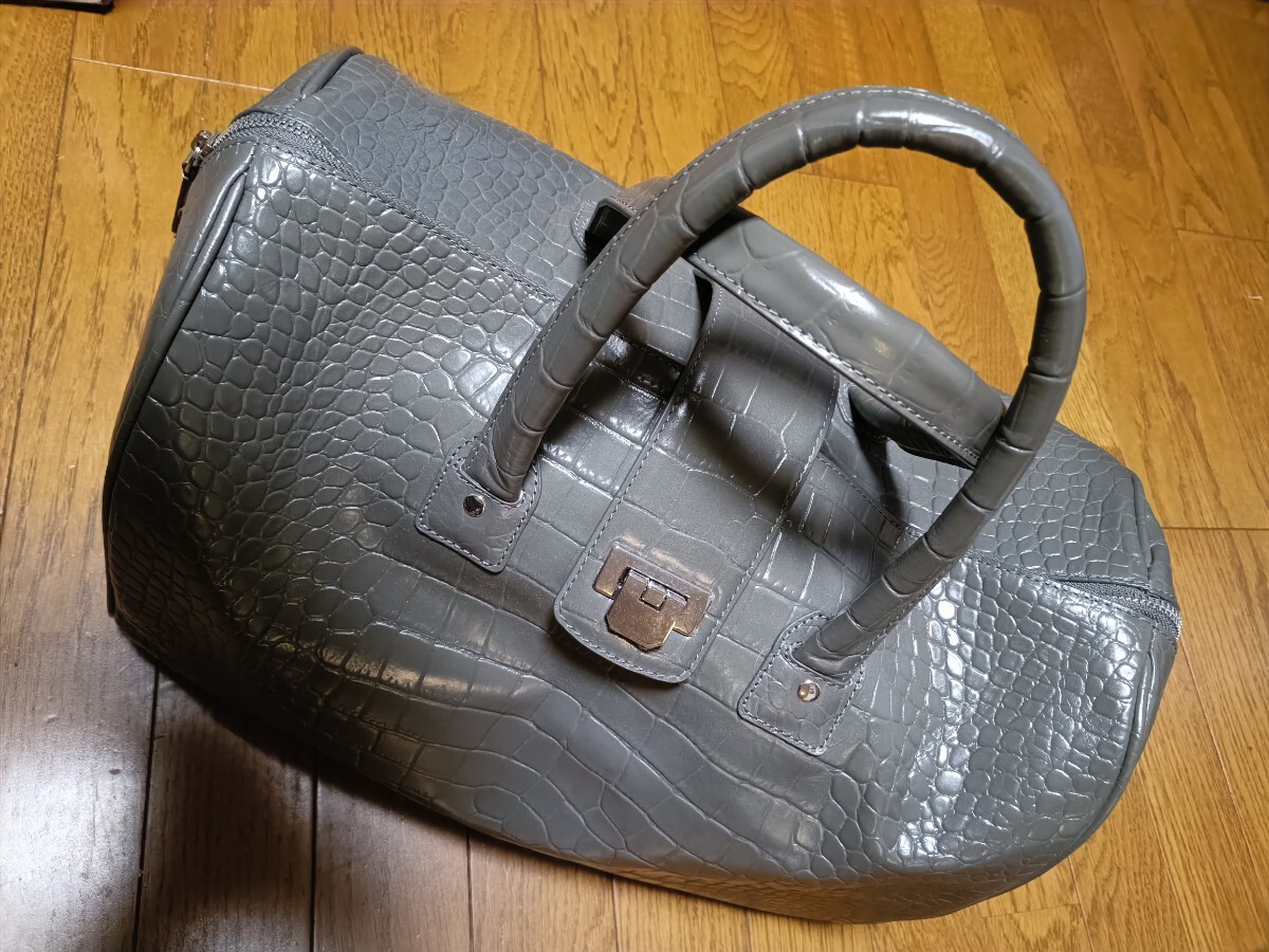 H&M ボストンバック 型押しレザー      ショルダー付拍卖