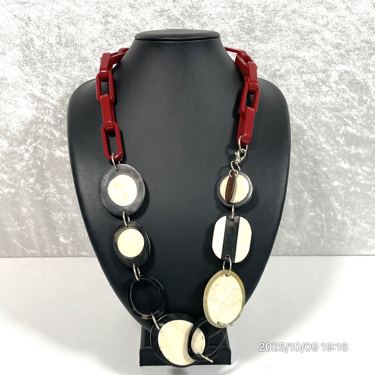MARNI マルニ 民族風 ブランドロゴ レッドカラーチェーン コスチュームジュエリー ビッグ アクセサリー 装飾品拍卖