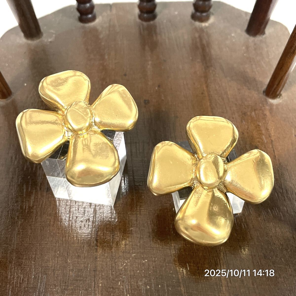 vintage YSL イヴサンローラン フラワーモチーフ お花 ゴールドカラー イヤリング ピアス アクセサリー 装飾品拍卖
