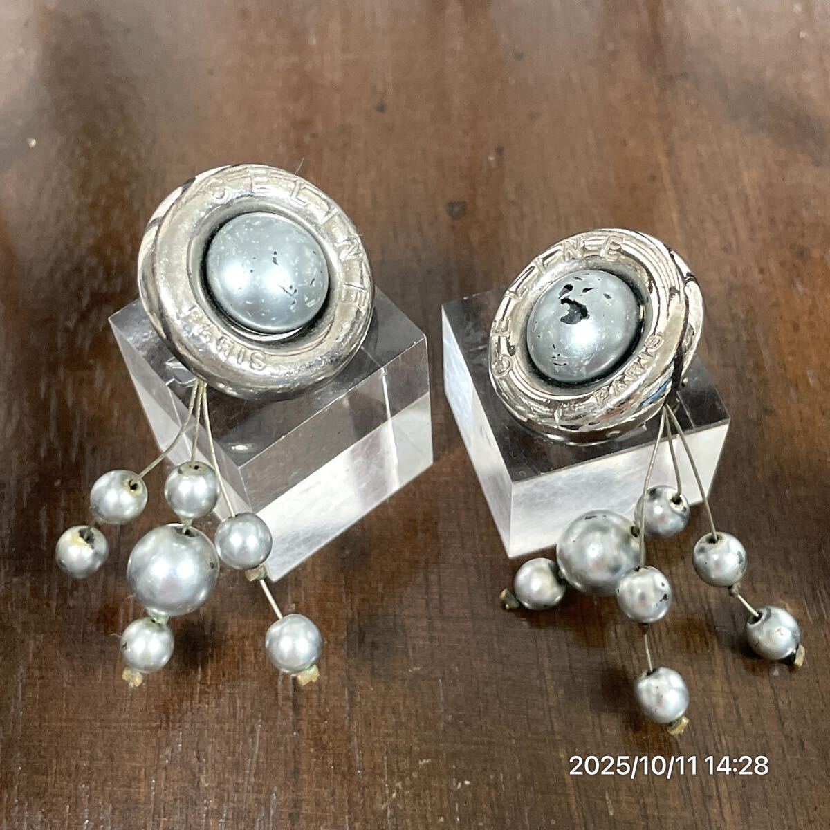 vintage CELINE セリーヌ サークル調 ワイヤー×パール風 装飾 シルバーカラーボディ イヤリング ピアス アクセサリー 拍卖