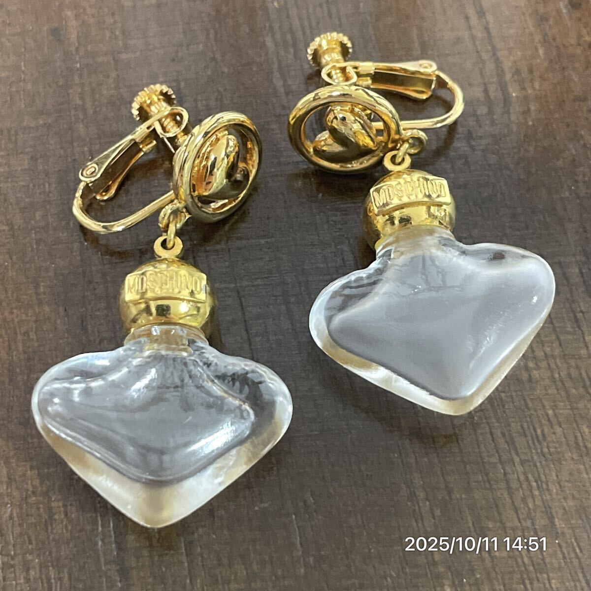 美品 MOSCHINO モスキーノ ボトルモチーフ 瓶 ハート ゴールドカラーボディ イヤリング ピアス アクセサリー 装飾品拍卖