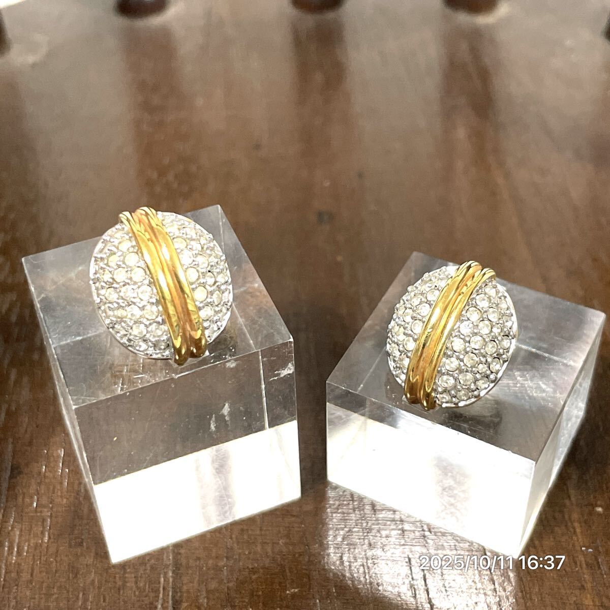 SWAROVSKI スワロフスキー オーバル調 クリスタル ラインストーン ゴールドカラーボディ ピアス イヤリング アクセサリー 装飾品拍卖