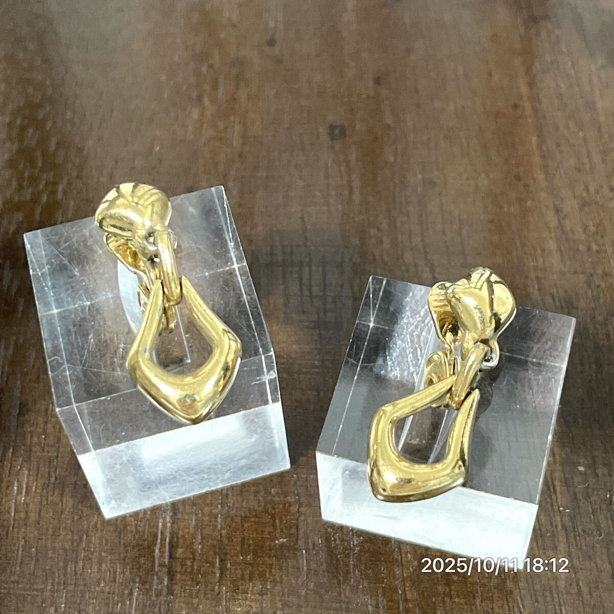 vintage MONET モネ 雫風 ダイヤ ゴールドカラー ゆらゆら イヤリング ピアス アクセサリー 装飾品拍卖