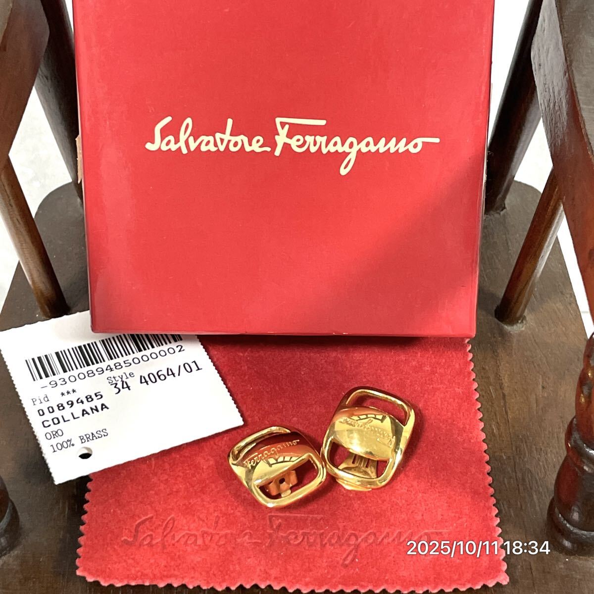 Ferragamo サルヴァトーレフェラガモ ヴァラ ブランドロゴマーク ゴールドカラー イヤリング ピアス アクセサリー 装飾品 箱付き拍卖
