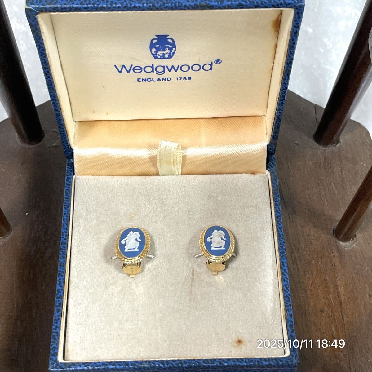 WEDGWOOD ウェッジウッド 女性モチーフ オーバル調 ゴールドカラーボディ カメオ イヤリング ピアス アクセサリー ケース付き拍卖