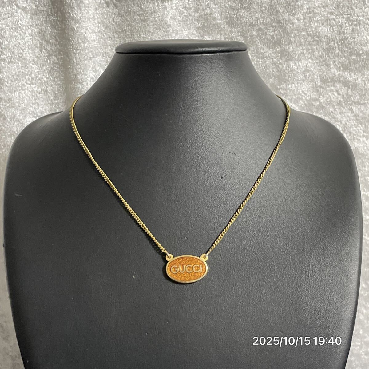 vintage GUCCI グッチ サークル調 ブランドロゴ ゴールドカラーボディ ネックレス ペンダント アクセサリー 装飾品拍卖