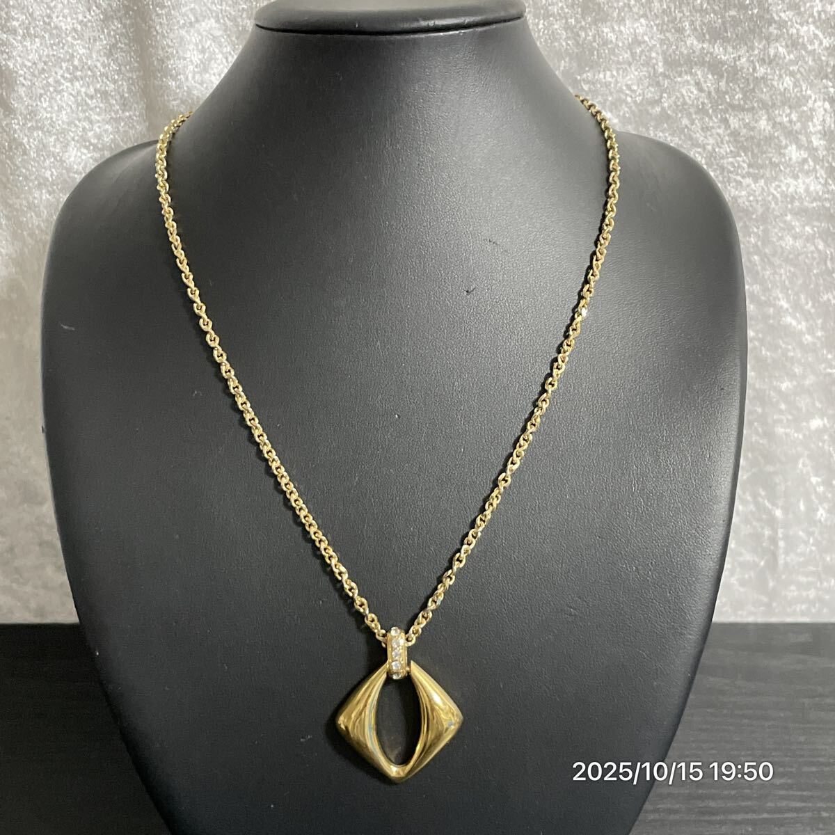 YSL イヴサンローラン ブランドロゴプレート ダイヤ風 ライン ゴールドカラー ロング ネックレスペンダントアクセサリー 装飾品拍卖