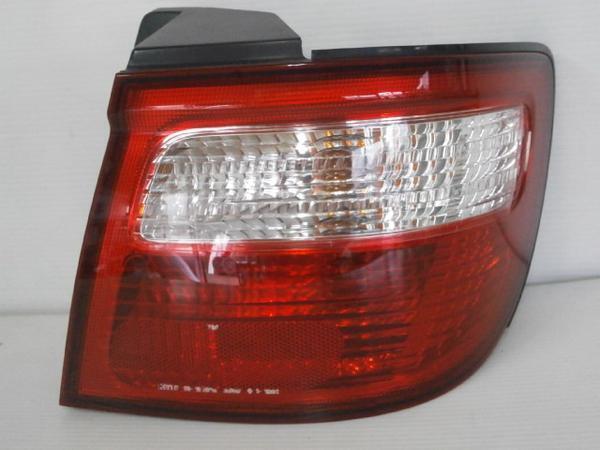 日産 プレサージュ VU30 右テールランプ @1304拍卖
