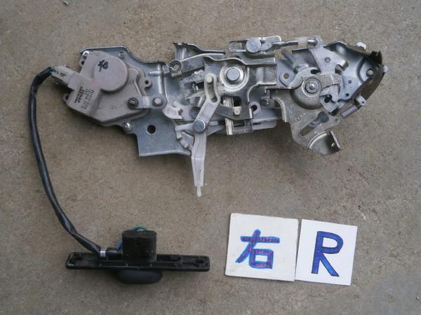 マツダ スクラム DG64V 右リアドアロックアクチュエーター @1794拍卖