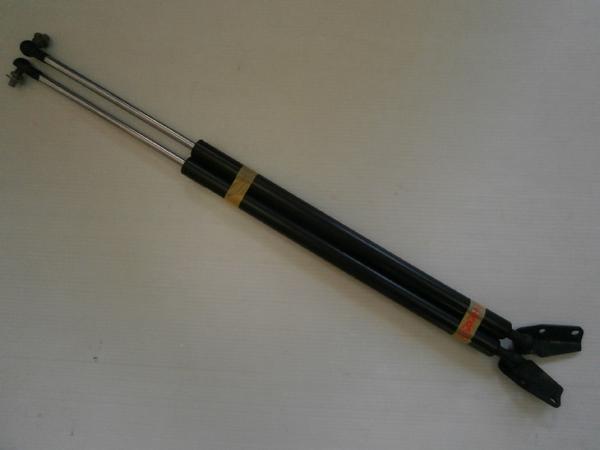 マツダ ファミリアバン BVAY12 リアゲートショック @1174拍卖