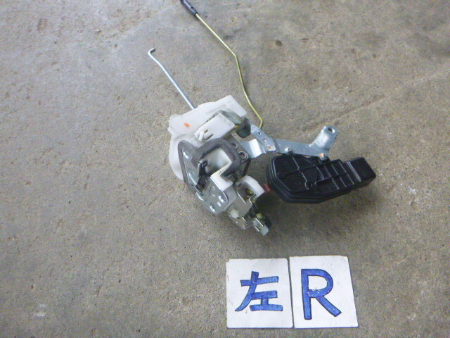 スズキ ワゴンR MH22S 左リアドアロックASSY @11436拍卖
