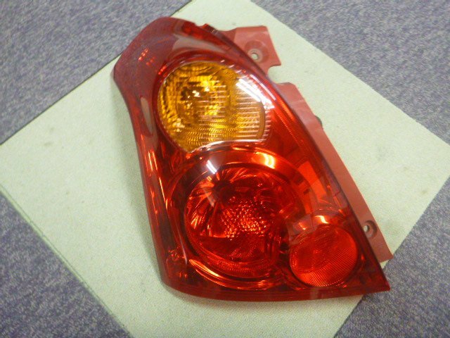 スズキ スイフト ZC31S 左テールランプ @14215拍卖