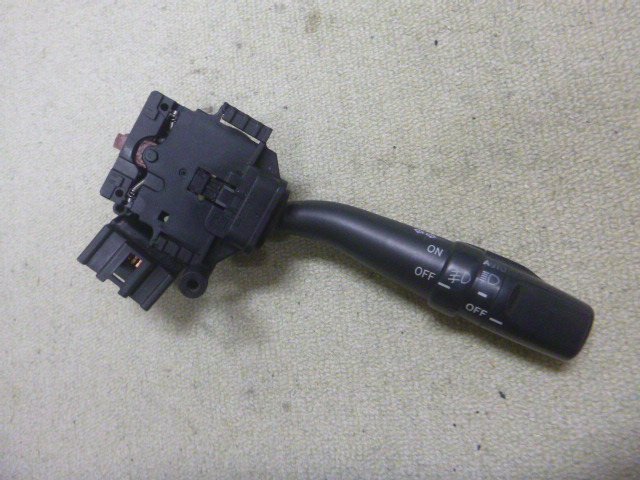 トヨタ ウィッシュ ZNE10G ライトスイッチ @14280拍卖
