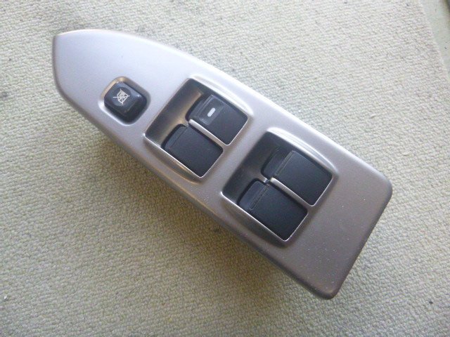 三菱 コルト Z25A 右Fパワーウインドースイッチ @15534拍卖