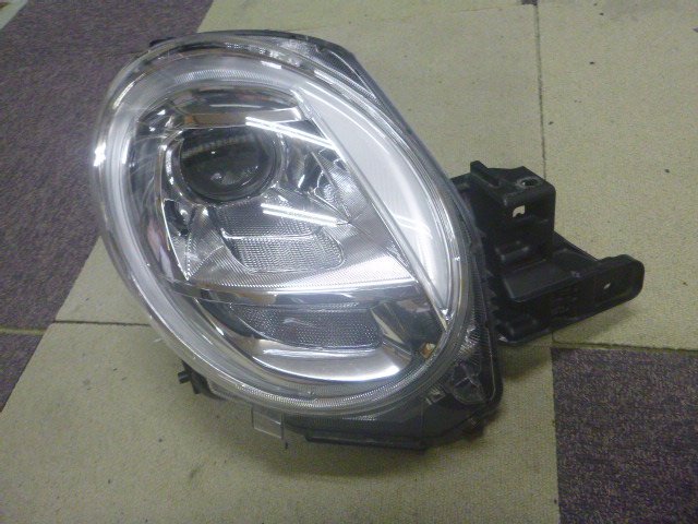 ダイハツ キャスト スタイル LA250S 右ヘッドライトASSY @14749拍卖