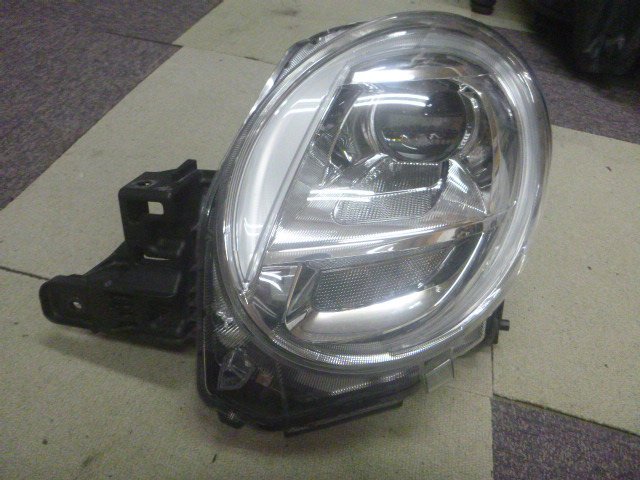 ダイハツ キャスト スタイル LA250S 左ヘッドライトASSY @14750拍卖