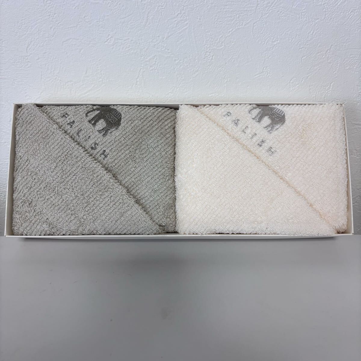 【新品】ホットマン HOTMAN フェイスタオル 2枚セット 日本製 高品質 タオル 阪急店 ギフト プレゼント グレー 灰色 クリームホワイト 白拍卖