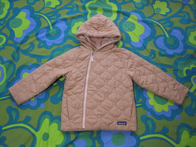 キッズ5T FA24 Patagonia パタゴニア 中綿入 フルZIPアウター 薄いオレンジピンク系 USEDキレイ拍卖