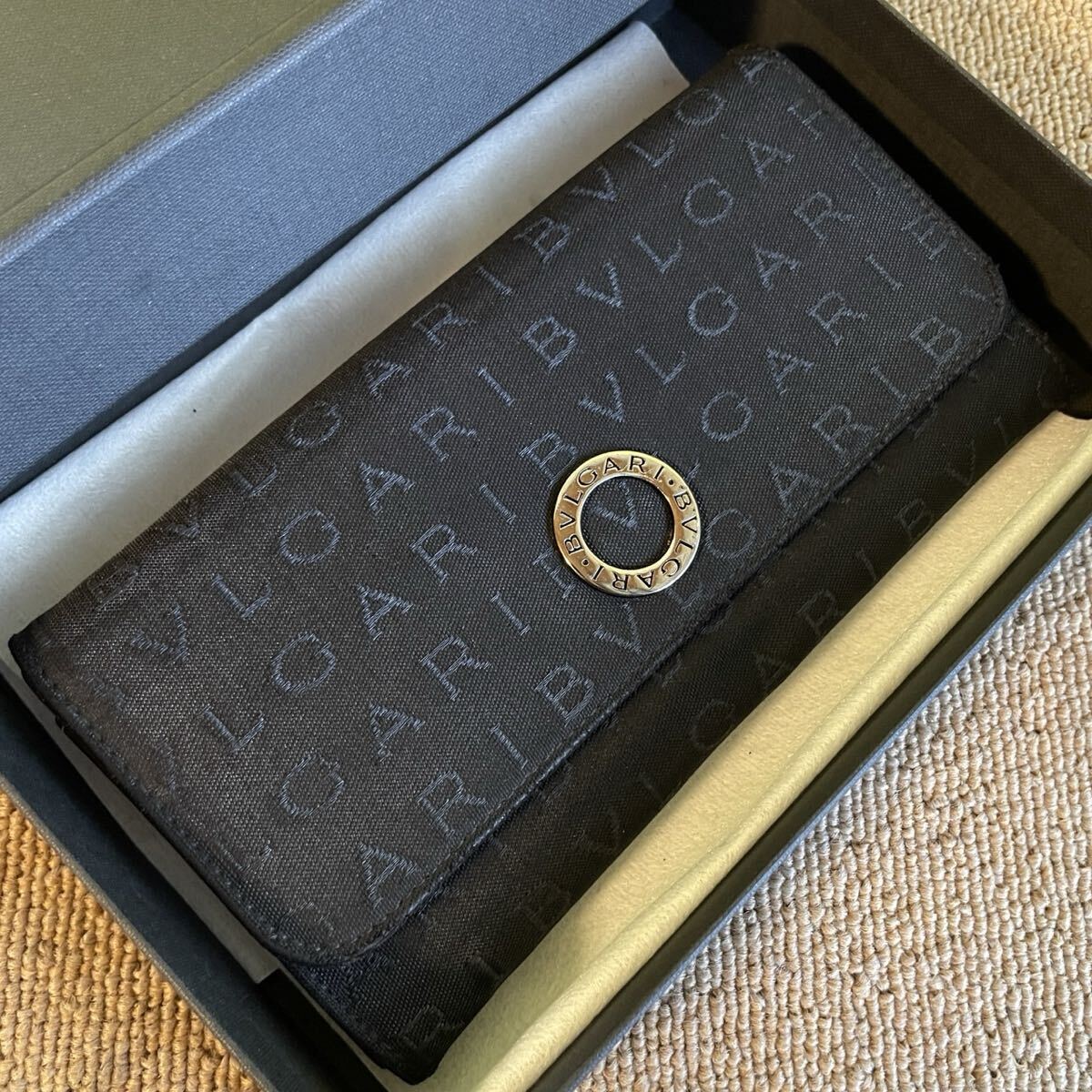 一円 美品 レア ブルガリ BVLGARI 長財布 コンパクトウォレット ビーゼロ 二つ折り 財布 ブラック キャンバス拍卖