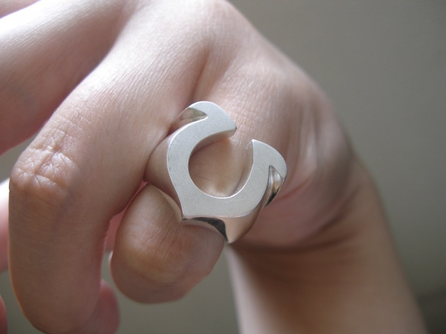 仁尾彫金『プラチナ馬蹄ピンキーリング』ハンドメイド128拍卖