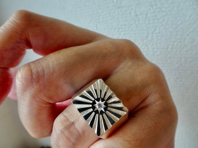 仁尾彫金『一つ星ダイヤ太陽の印台リング2、磨き』ハンドメイド332拍卖