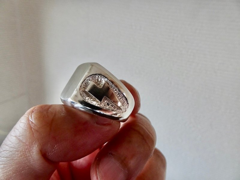 仁尾彫金『プラチナ、サンダー印台リング、ヘアライン』ハンドメイド361拍卖