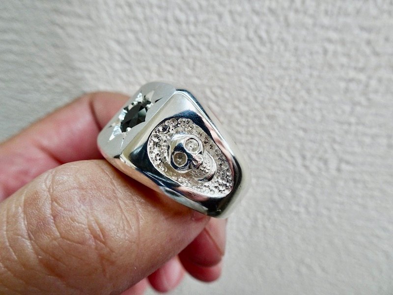 仁尾彫金『一つ星ブラックジルコニア、プラチナ、ラッキースカル印台リング』ハンドメイド264拍卖