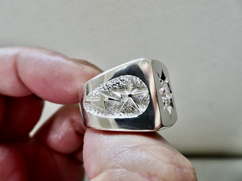 仁尾彫金『一つ星ジルコニア、プラチナ、星とサンダーの印台リング』ハンドメイド215拍卖