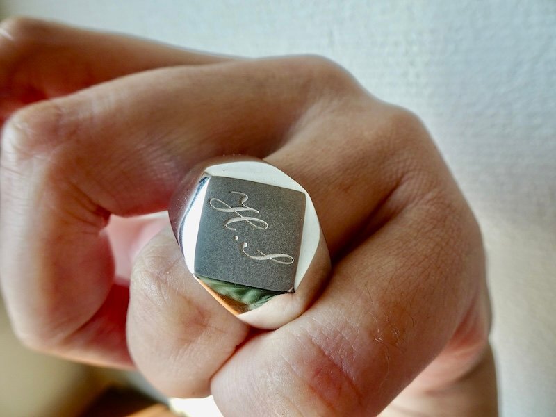 仁尾彫金『文字彫り、プラチナ、菱形印台リング』ハンドメイド377拍卖