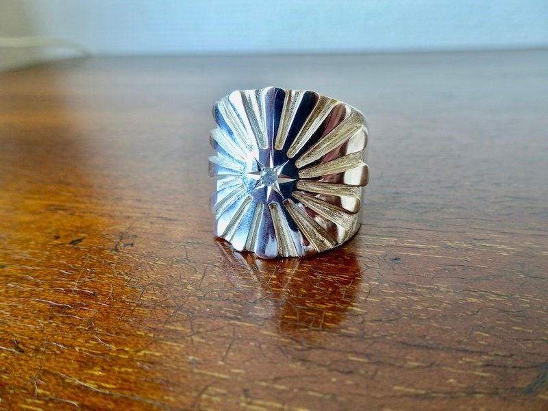 仁尾彫金『一つ星ダイヤ、最大幅2.1cm、プラチナ太陽の平打ちリング』ハンドメイド327拍卖