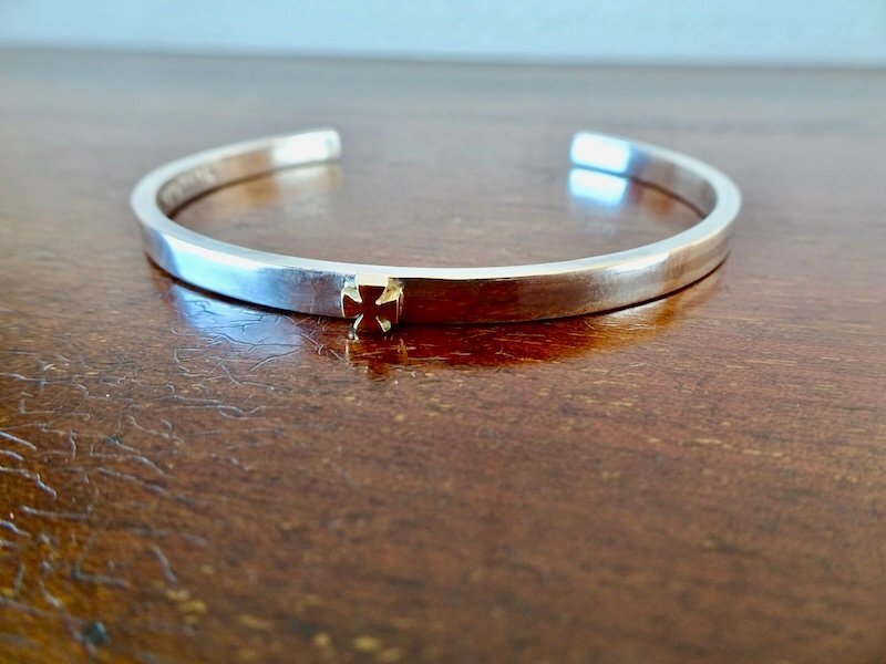 仁尾彫金『k18アイアンクロス、幅3.5mm平打ちバングル』ハンドメイド314b拍卖