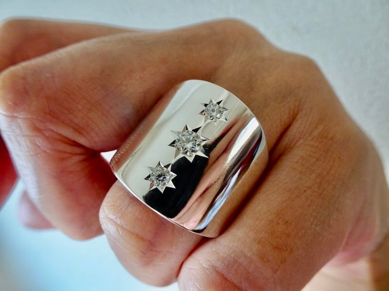 仁尾彫金『三つ星ジルコニア、最大幅2.3cm最小幅8mm平打ちリング』ハンドメイド296b拍卖