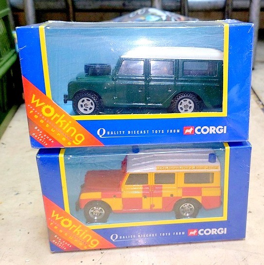 『Corgi Land Rover Defender コーギー ランドローバー ディフェンダー 2台セット』拍卖