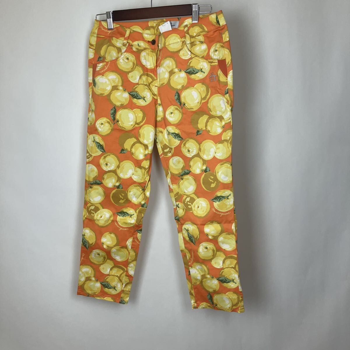 マンシングウェア ゴルフパンツ イエローデザイン パンツ イエロー系 オレンジ フルーツ レディース 女性用 長ズボン拍卖
