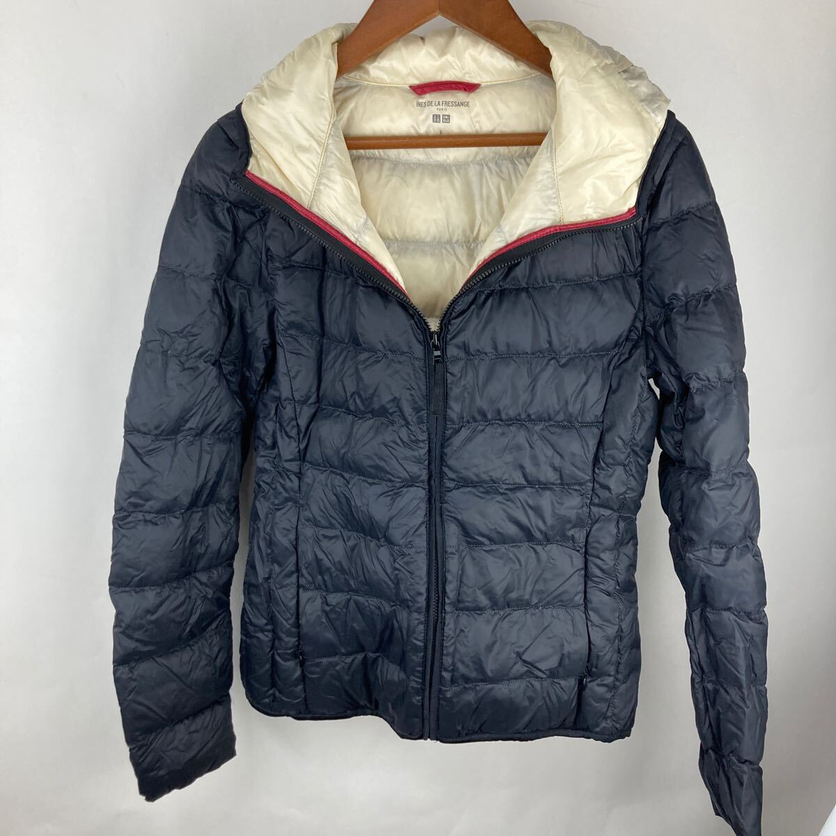 ユニクロ UNIQLO ダウンジャケット アウター ウルトラライトダウンジャケット ダウン S シンプル 無地 ネイビー ホワイト ライトダウン拍卖