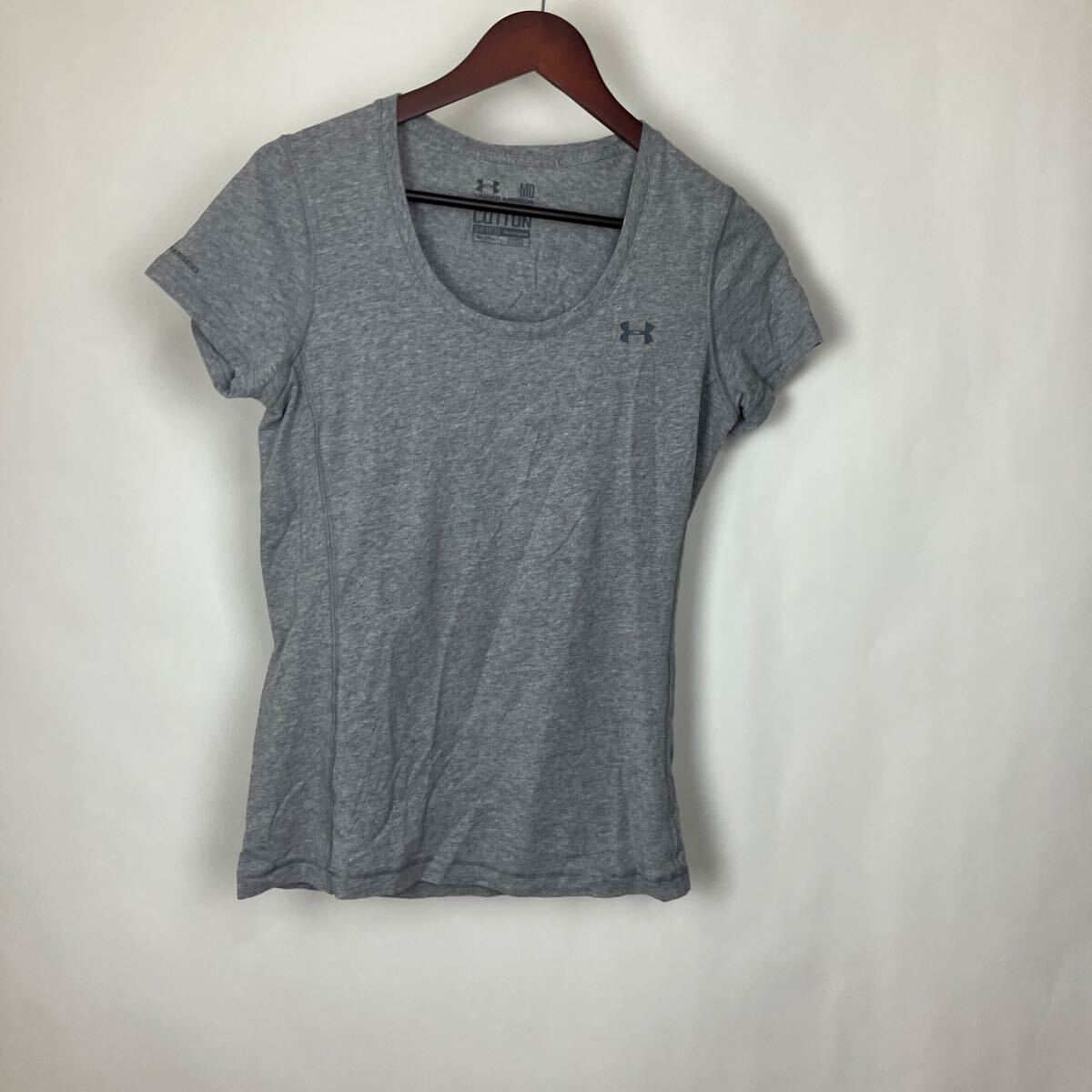 アンダーアーマー グレー Tシャツ 半袖Tシャツ UNDER ARMOUR ヒートギア 半袖 トップス スポーツ Mサイズ拍卖