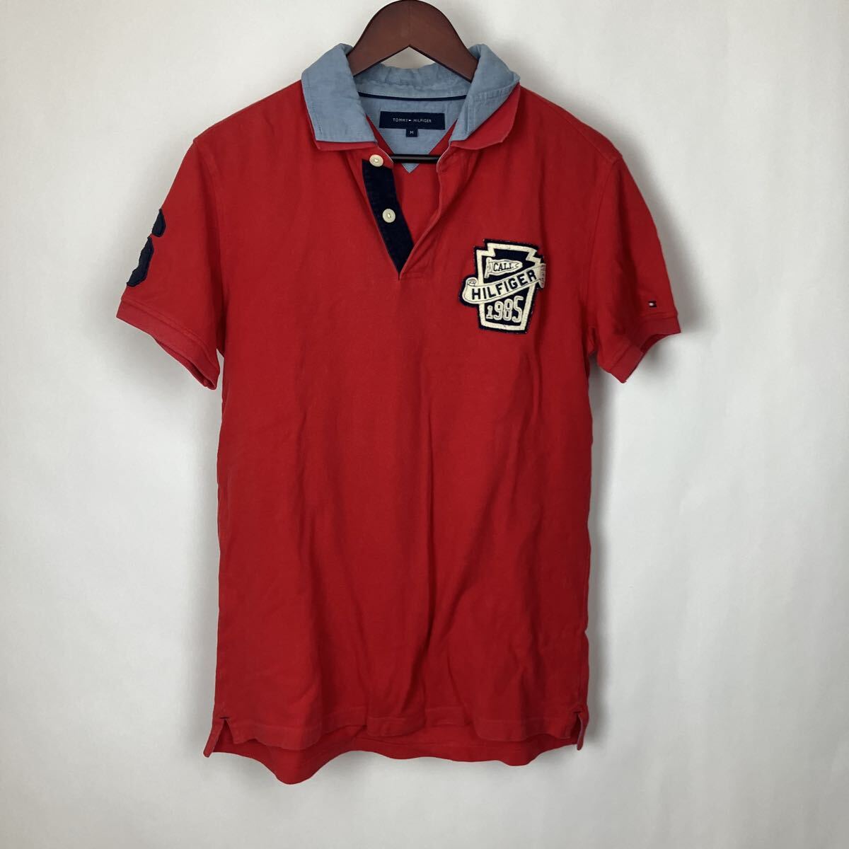 トミーヒルフィガー ポロシャツ レッド 半袖 ワンポイント メンズ 男性向け トップス 半袖Tシャツ POLO ロゴ拍卖