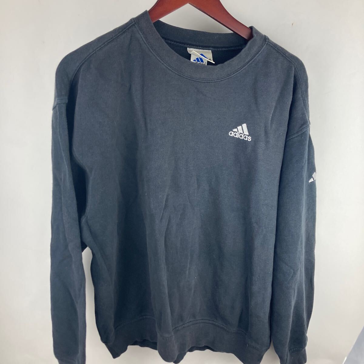 アディダス adidas トレーナー スウェット ブラック 黒 古着 スウェットシャツ 裏起毛 メンズ M 保温性 スポーツウェア スポーツ拍卖