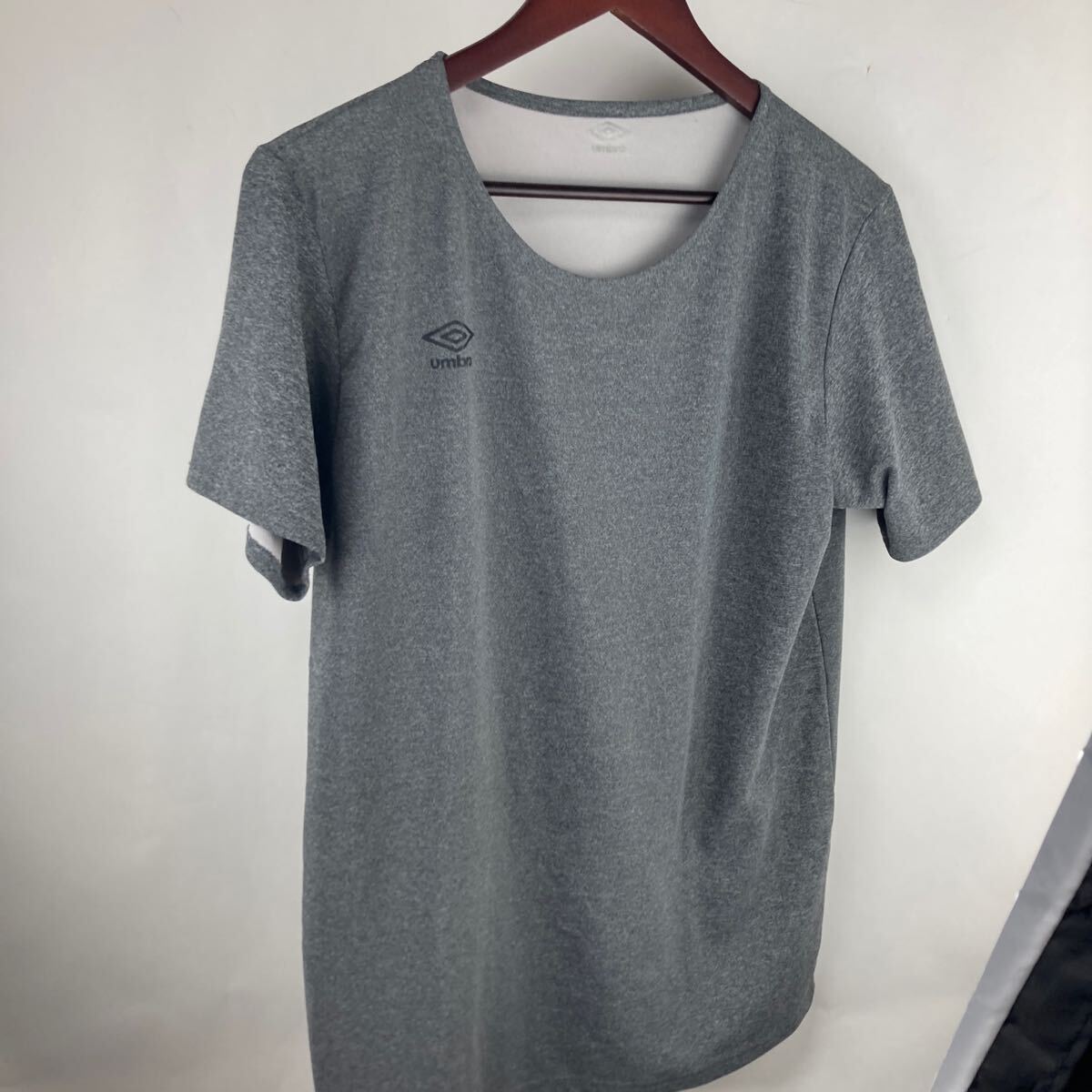 グレー 半袖 Tシャツ 半袖Tシャツ クルーネック 古着卸 古着 スポーツウェア スポーツ 通気性 メンズ L umbro アンブロ ゆったり拍卖