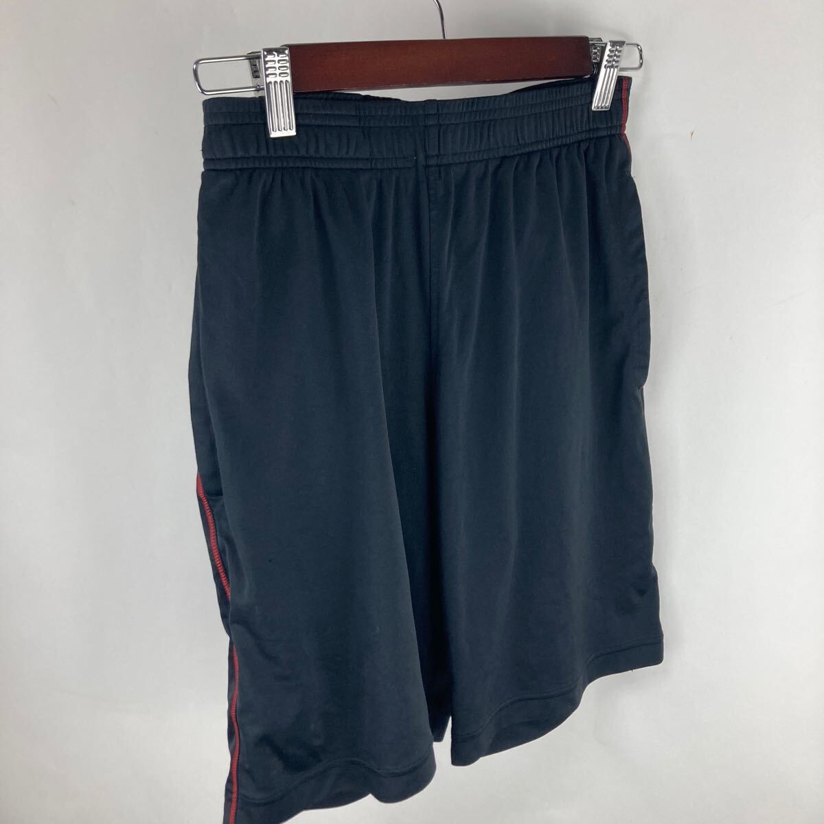 UNDER ARMOUR アンダーアーマー ハーフパンツ ブラック 黒 バスパン ハーパン ネイビー ショートパンツ スポーツパンツ SM S拍卖