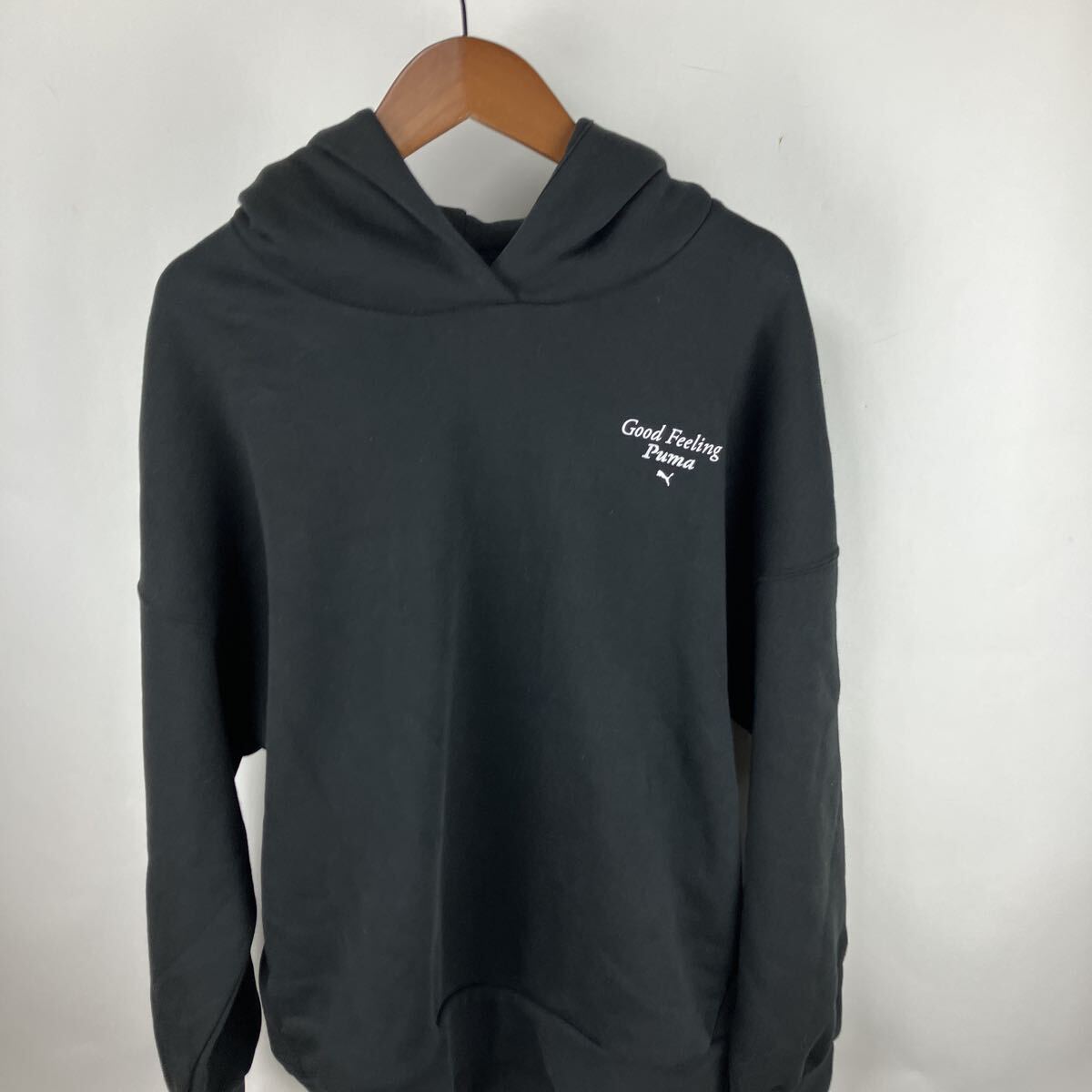 パーカー ブラック コットン プリント プーマ PUMA ストリート 新品未使用品 S ワンポイント パッチ ブラックパーマ スポーツウェア拍卖