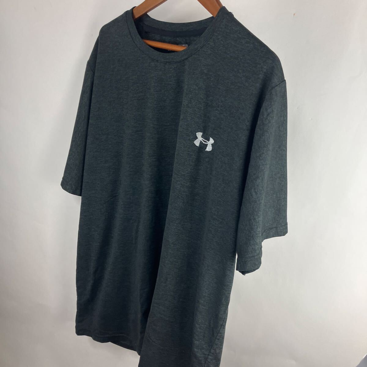 アンダーアーマー UNDER ARMOUR ブラック 半袖Tシャツ TEE XL メッシュ半袖Tシャツ ドライ 速乾拍卖