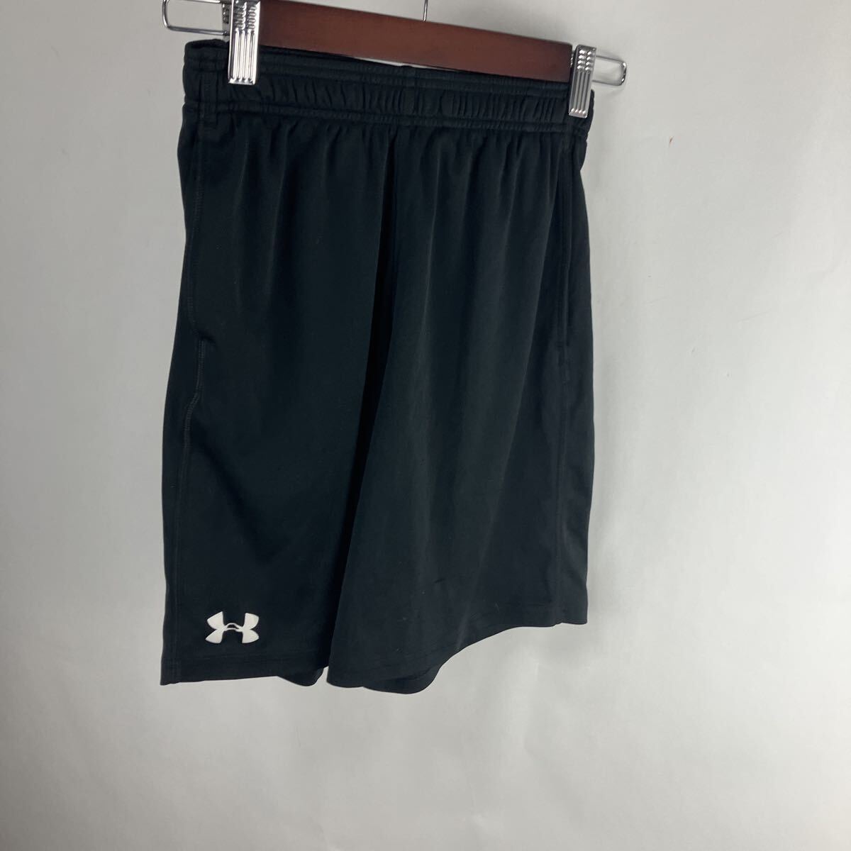 アンダーアーマー UNDER ARMOUR ハーフパンツ ショートパンツ 黒 ブラック ロゴ テニス バドミントン拍卖