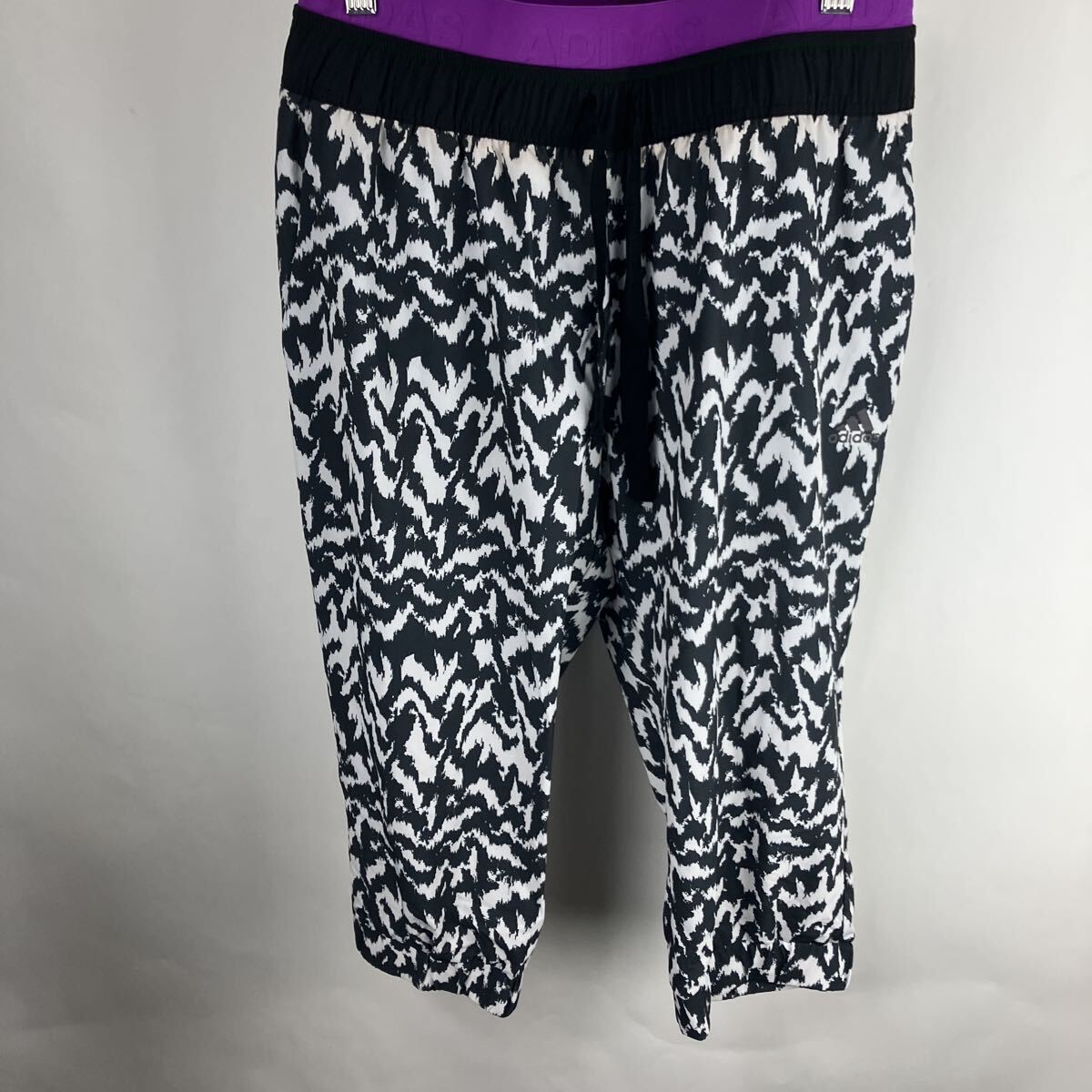 総柄 ブラック グレー ショートパンツ パンツ ボトムス ストレッチ adidas アディダス 柄パン 派手パン 速乾性 夏服 激安古着 古着拍卖