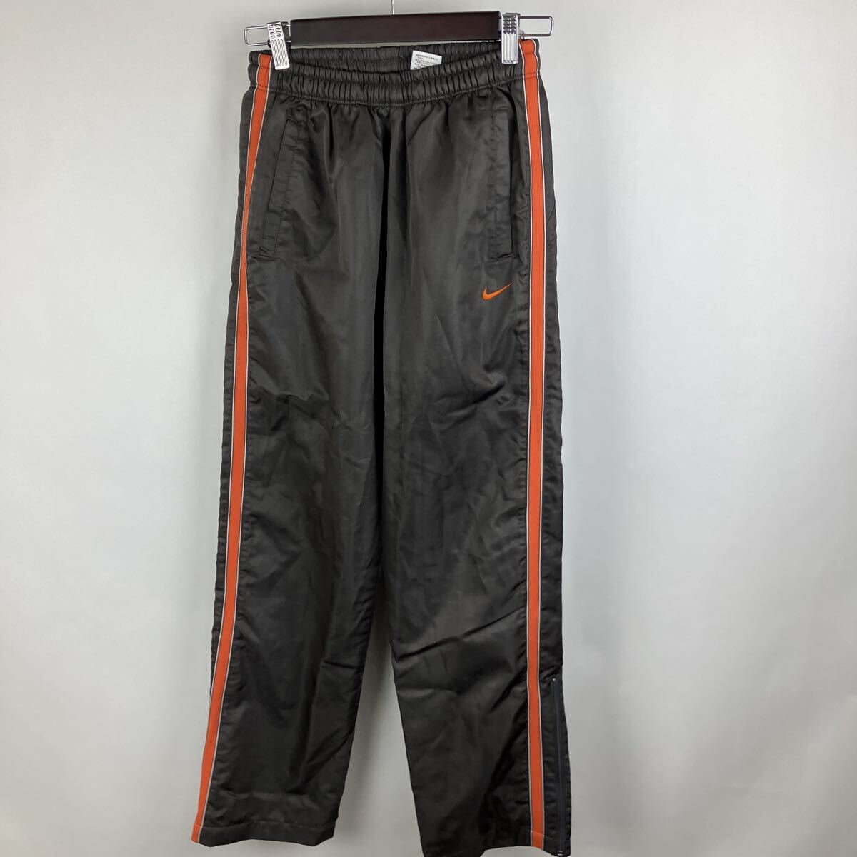ナイキ NIKE イージーパンツ 黒 ボトムス シャカパン ウエストゴム スポーツウェア スポーツファッション ランニングウェア拍卖