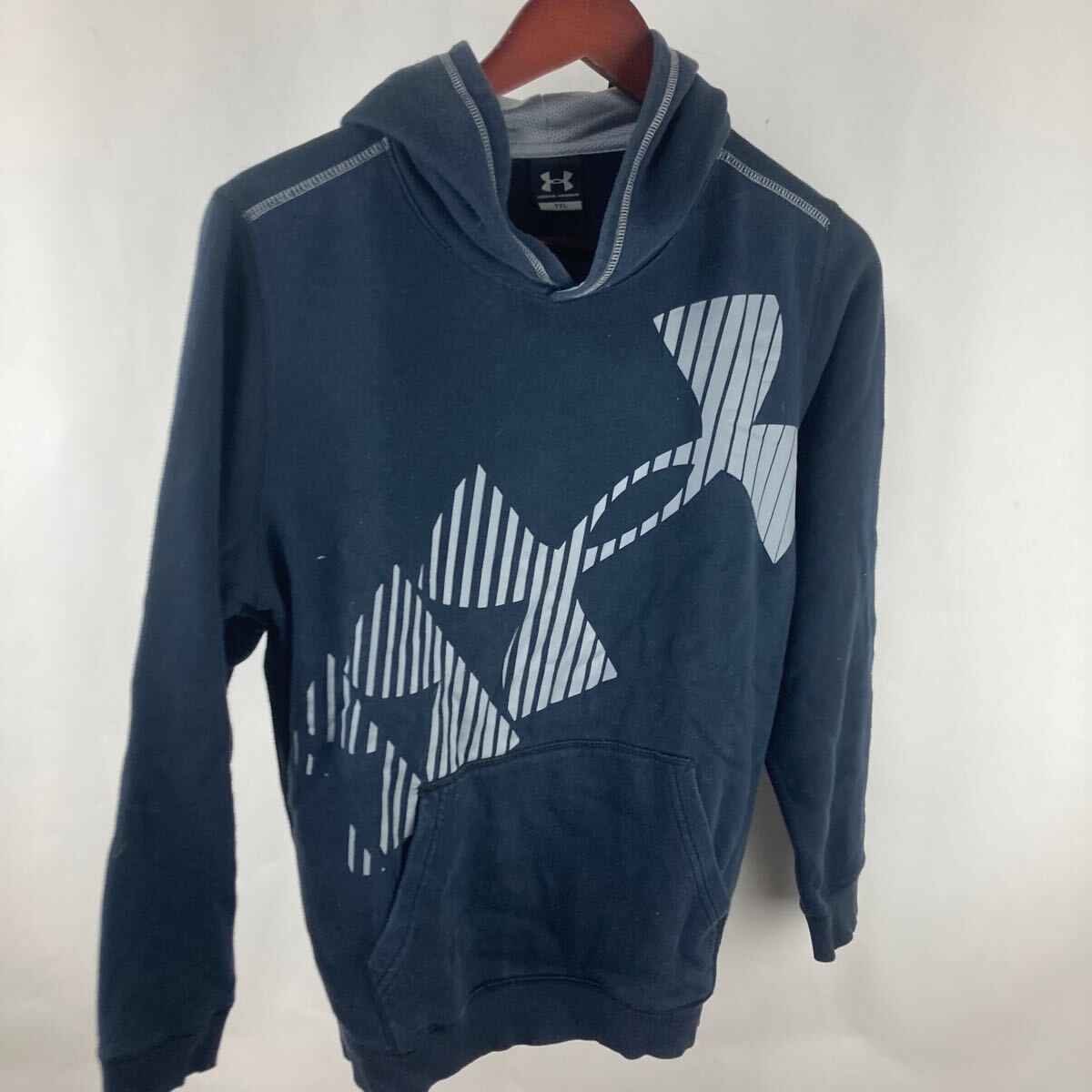 UNDER ARMOUR アンダーアーマー プルオーバーパーカー パーカー スウェット 黒 ブラック フーディー トップス ゆったり スポーツウェア拍卖