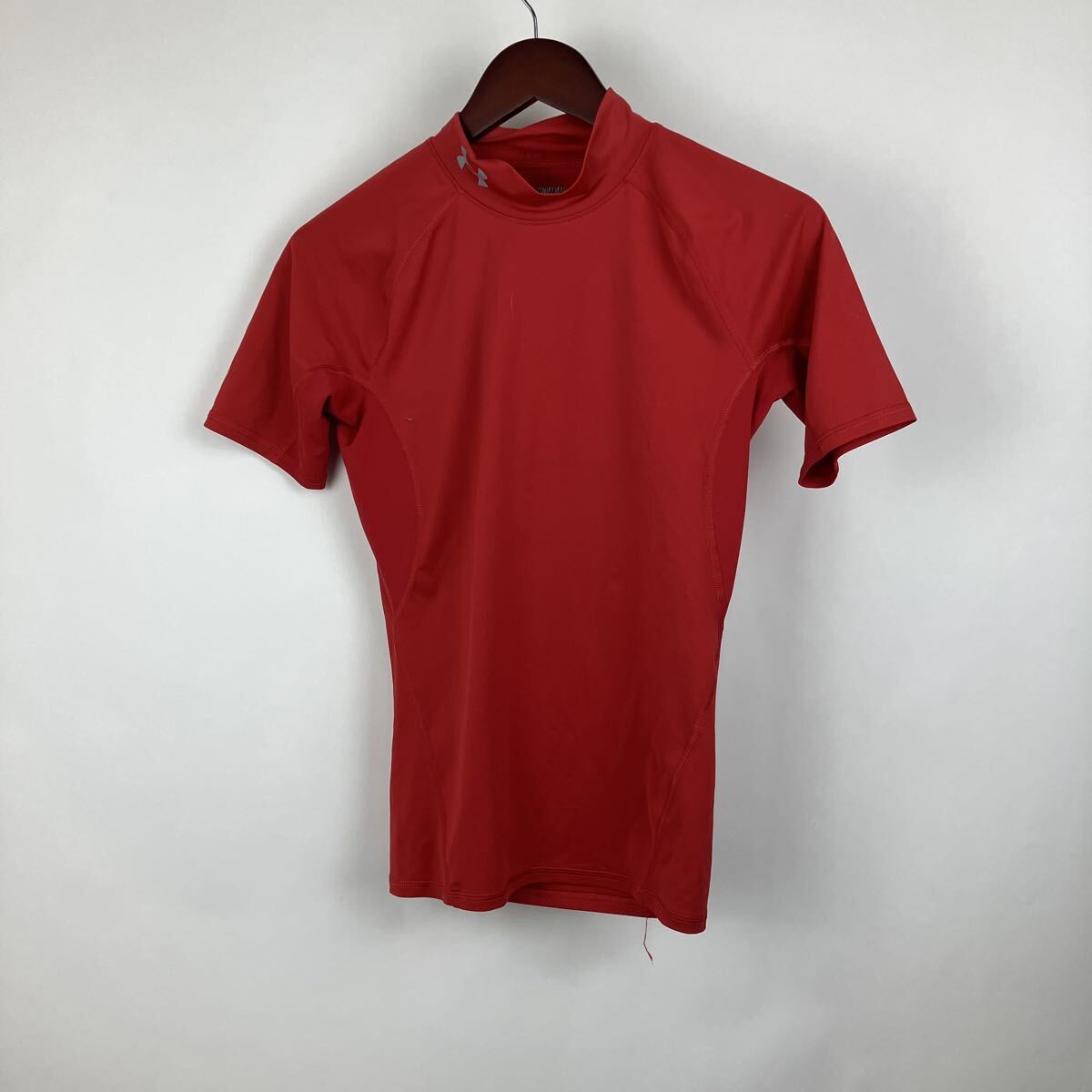 UNDER ARMOUR アンダーアーマー レッド ヒートギア 半袖 インナーシャツ 赤 MD Tシャツ メンズ 男性向け拍卖