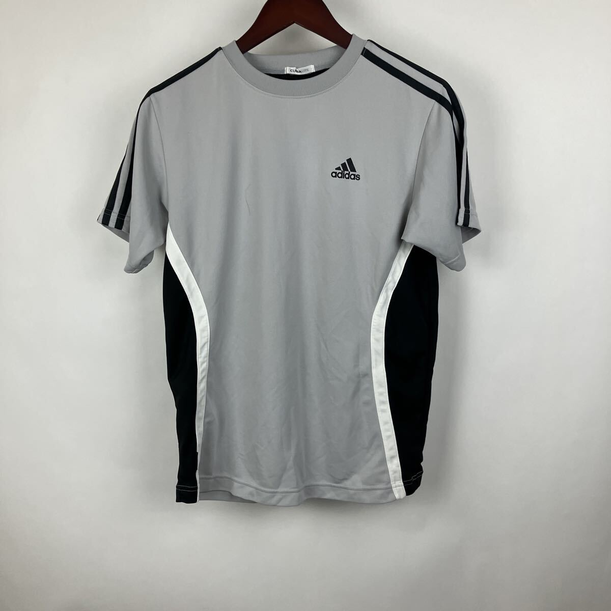 adidas アディダス 半袖Tシャツ Tシャツ スポーツ 半袖 Lサイズ 速乾生地 ADIDAS グレー ワンポイント メンズ 男性向け拍卖