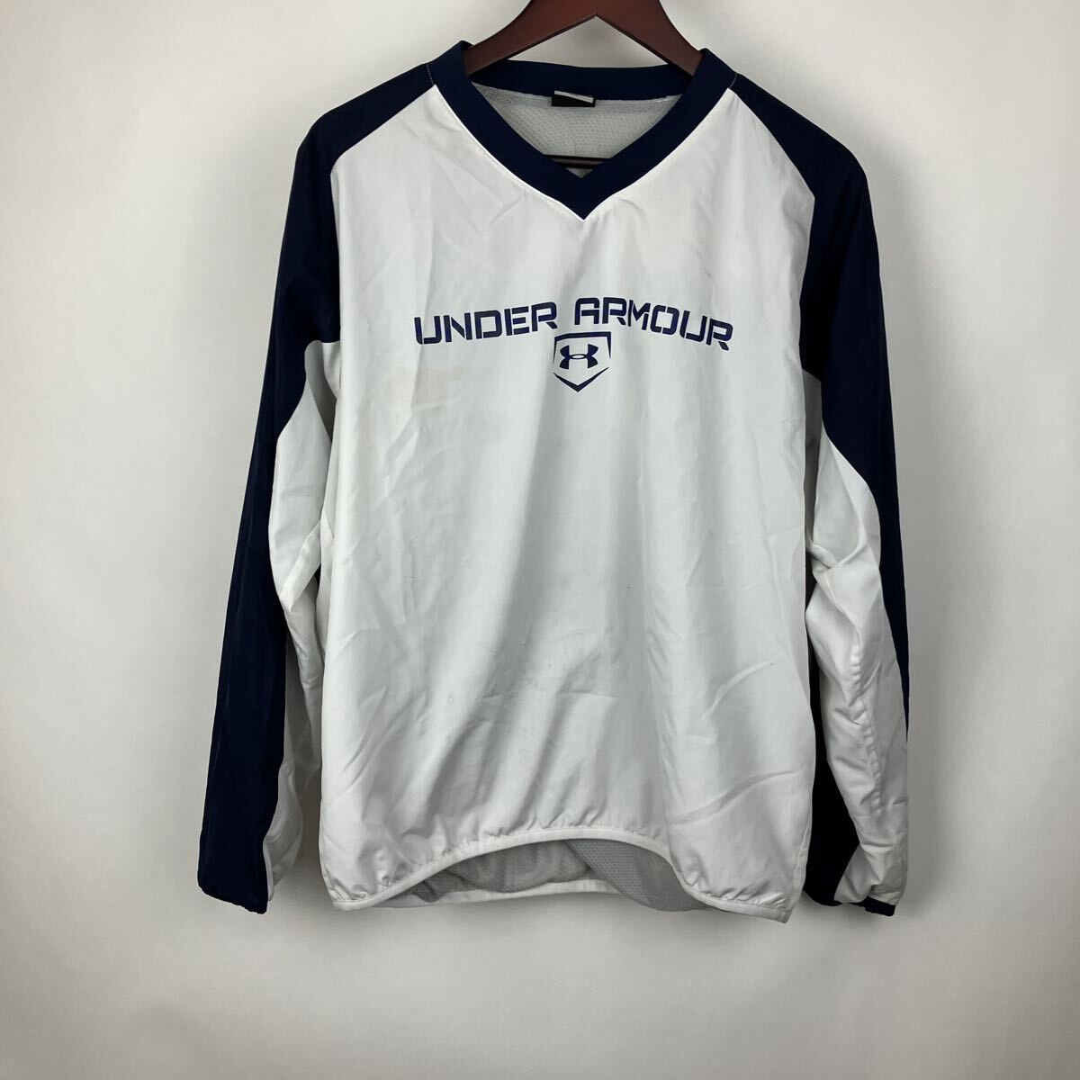 アンダーアーマー UNDER ARMOUR ネイビー ホワイト 白 長袖 ウインドブレーカー メンズ 男性向け Mサイズ シャカシャカ拍卖